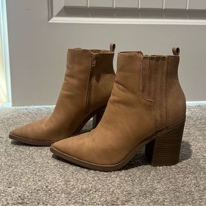Universal Thread Whitney Heeled Boots